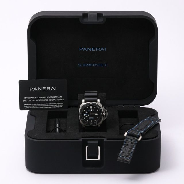 Panerai Submersible PAM00683 Image 7